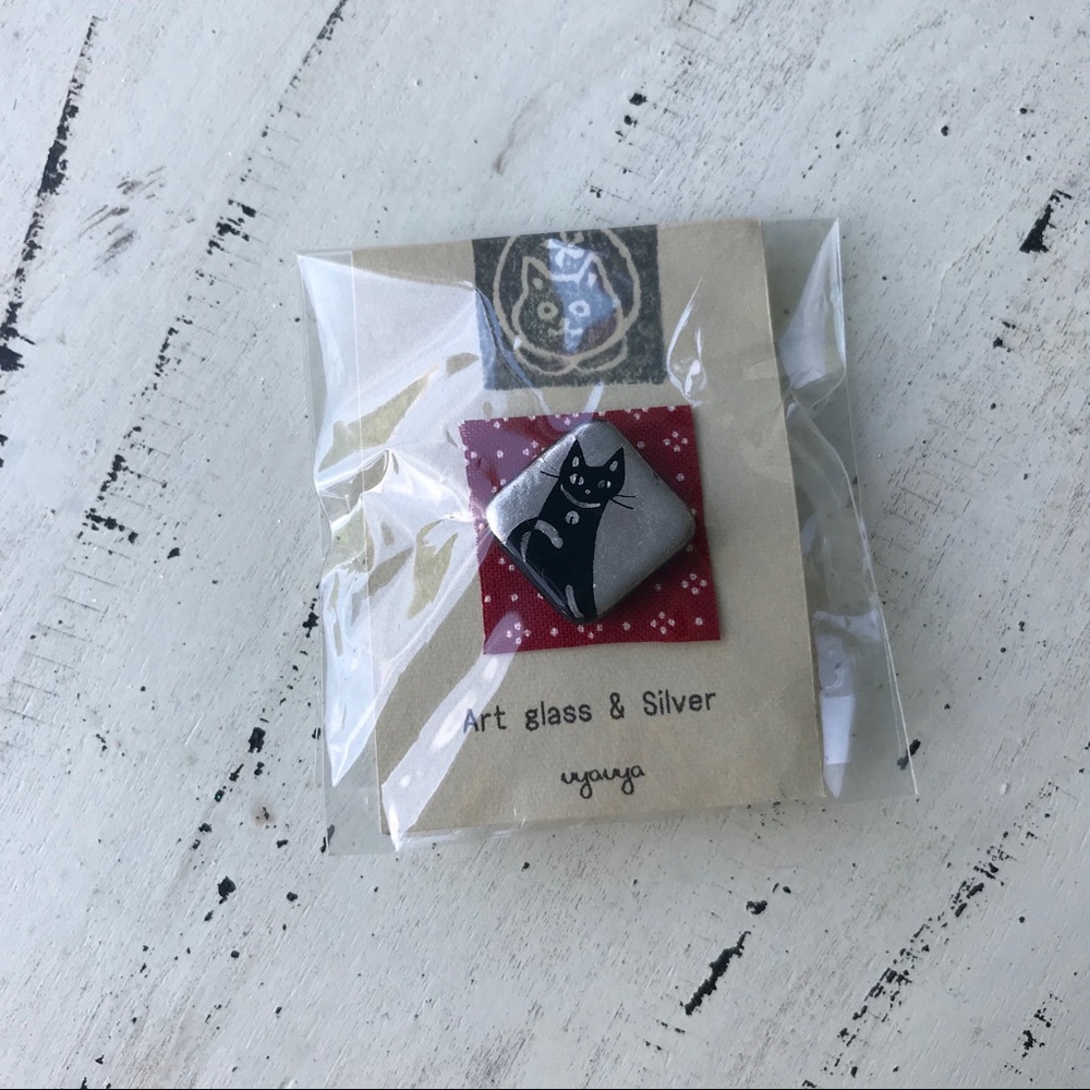 Jewelry - cat pin